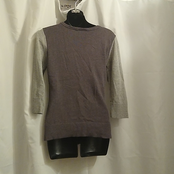 A. Byer grey shirt with faux pearls on the shoulder and quarter sleeves - Picture 6 of 7